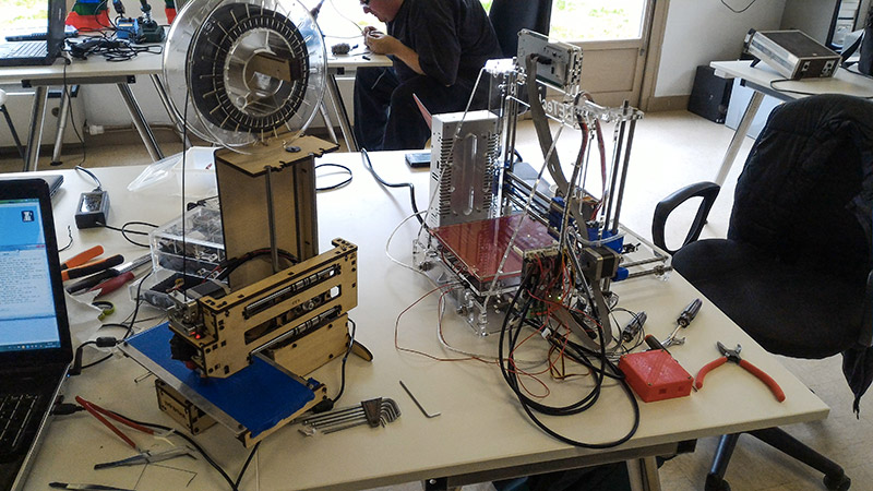 Le fablab moebius a barbizon, encore des imprimantes 3D !