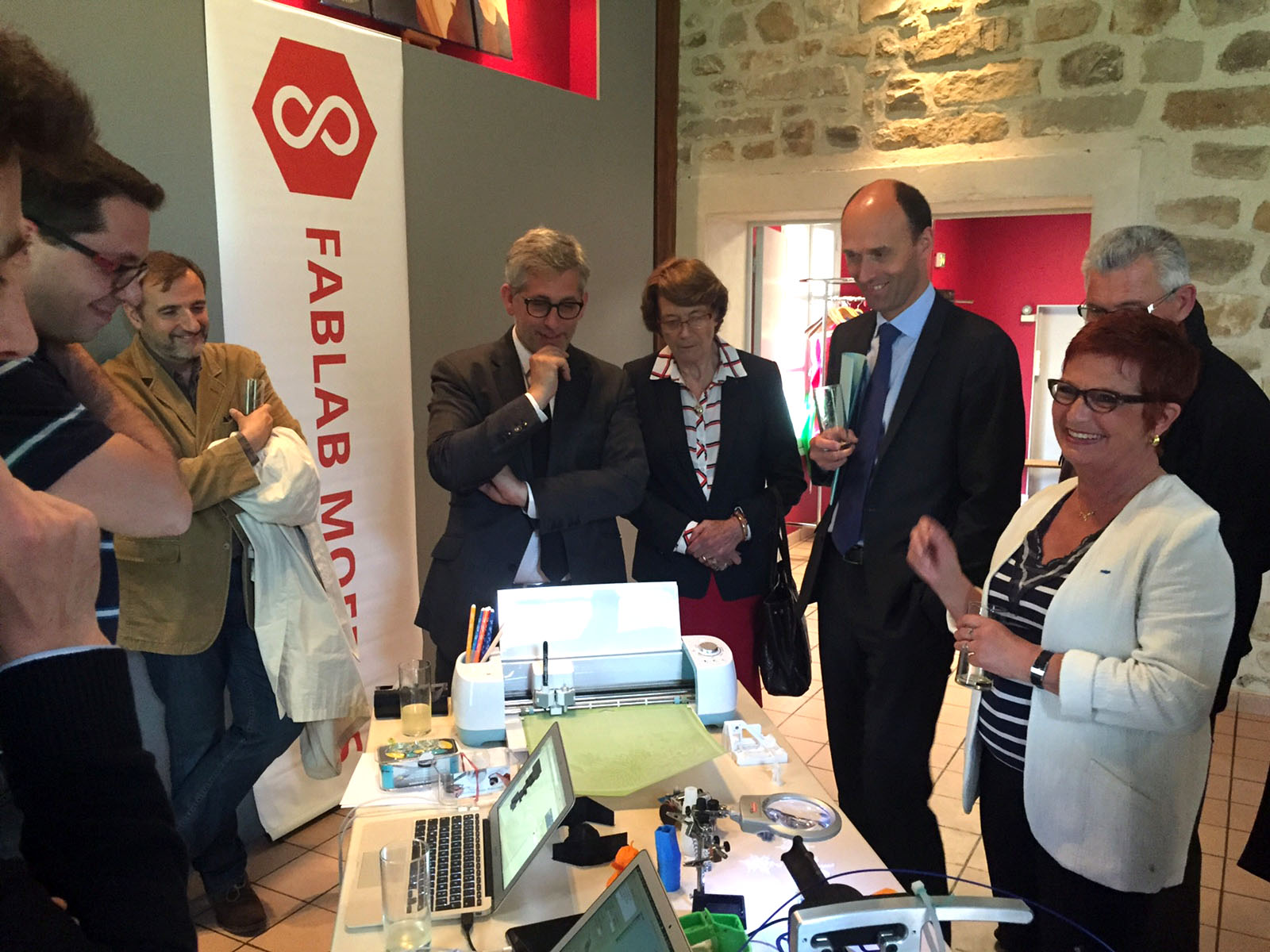 fablab-moebius-signature-convention-deploiement-fibre-pays-de-biere